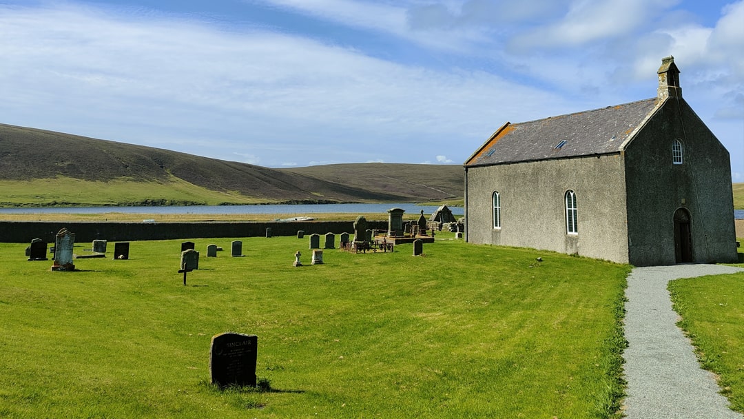 Fetlar church, Tresta