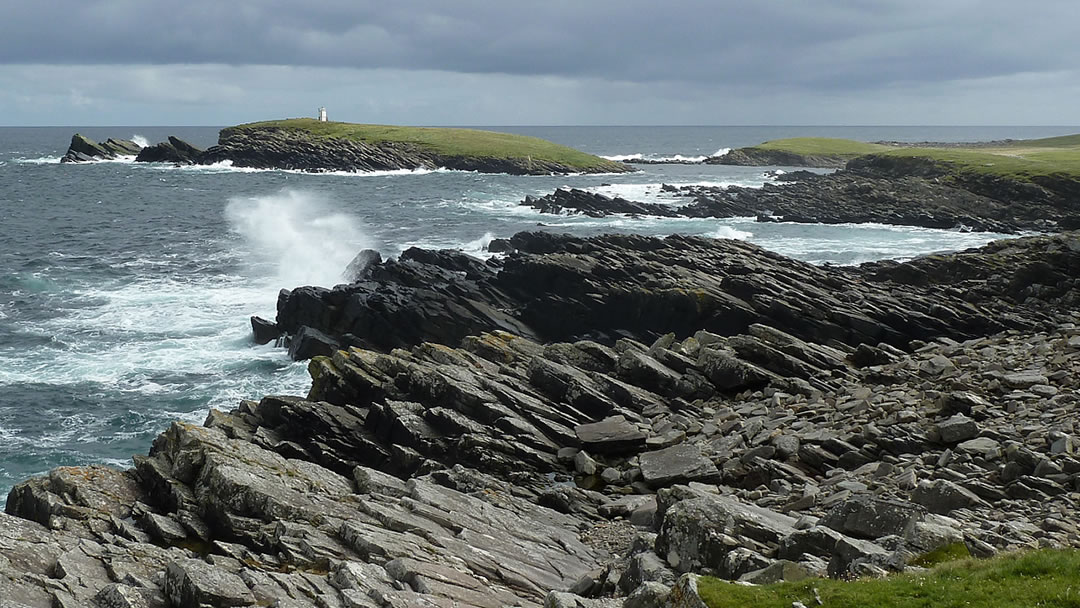 Perie Bard along the coast of Mousa