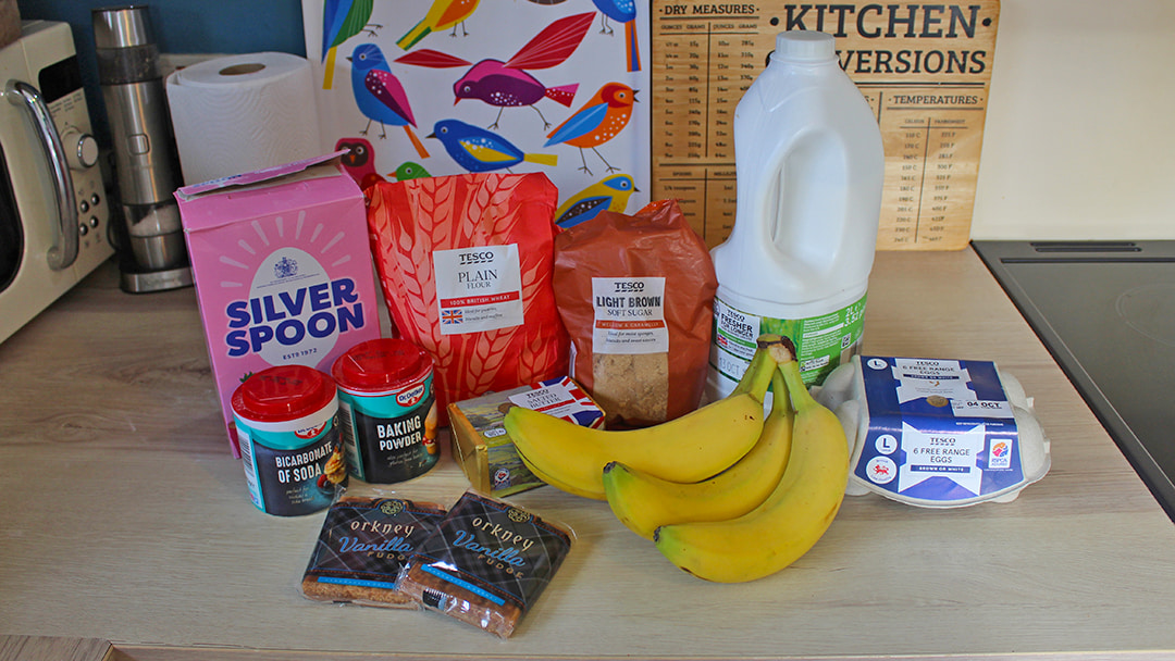 The ingredients to make the Banoffee Traybake recipe